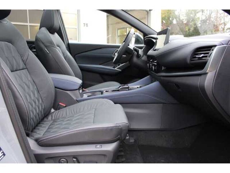 Nissan Qashqai e-Power Tekna+ 1.5 HUD Panorama Navi Leder digitales Cockpit Memory Sitze Sounds