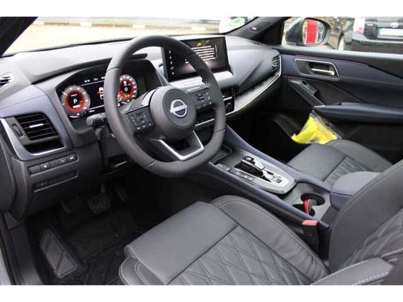 Nissan Qashqai e-Power Tekna+ 1.5 HUD Panorama Navi Leder digitales Cockpit Memory Sitze Sounds