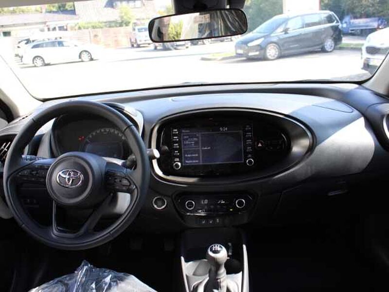 Toyota Aygo X 1,0 Play Apple CarPlay KOMFORT-PAKET SITZHZG. Android Auto Mehrzonenklima Musiks