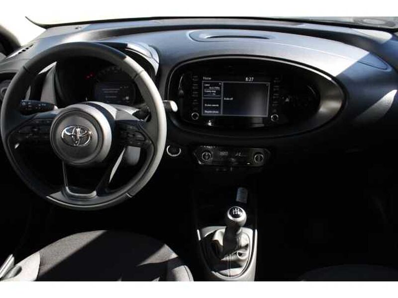 Toyota Aygo X 1,0-l-VVT-i Play Apple CarPlay Android Auto Mehrzonenklima 2-Zonen-Klimaautom