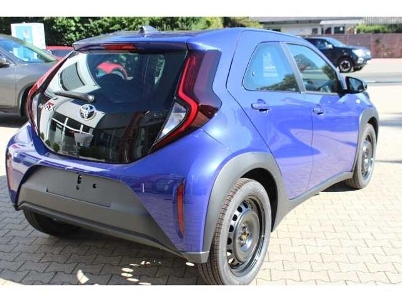 Toyota Aygo X 1,0-l-VVT-i Play Apple CarPlay Android Auto Mehrzonenklima 2-Zonen-Klimaautom