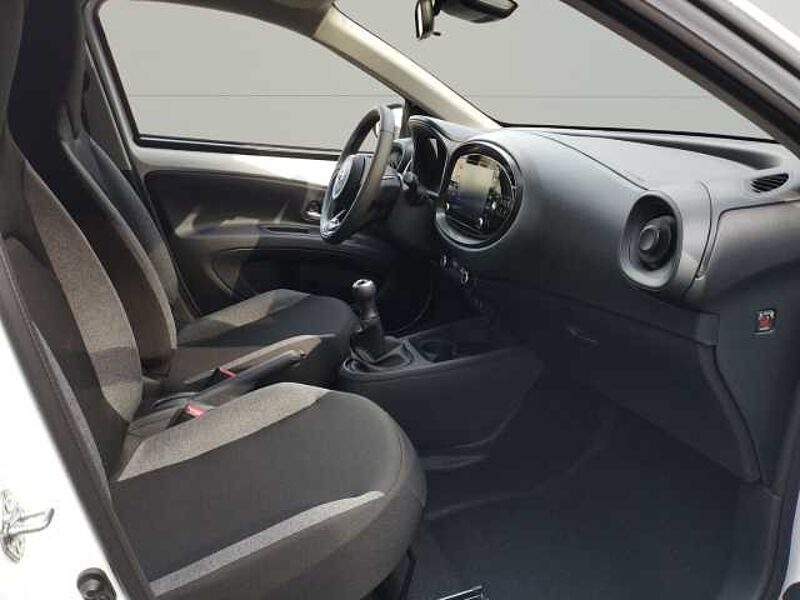 Toyota Aygo X 1,0 Play Apple CarPlay KLIMA RADIO SITZHZG Android Auto Mehrzonenklima 2-Zonen-K