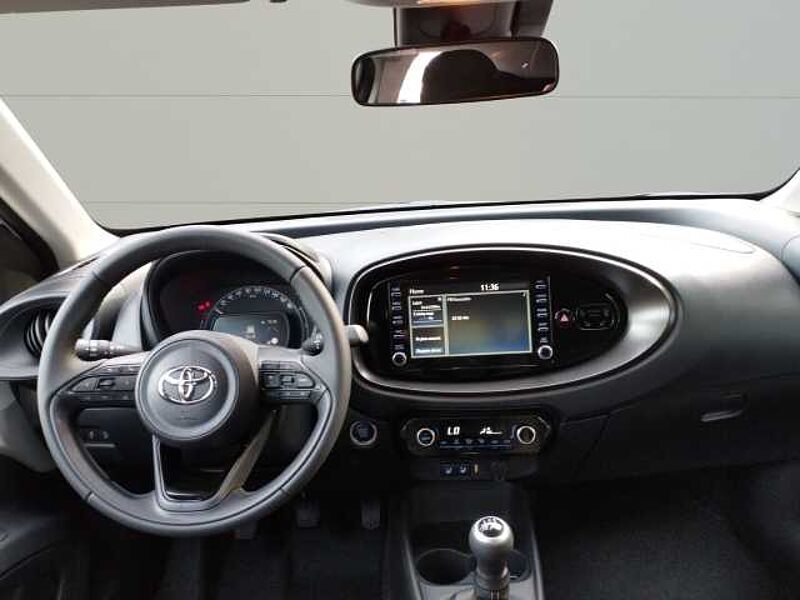 Toyota Aygo X 1,0 Play Apple CarPlay KLIMA RADIO SITZHZG Android Auto Mehrzonenklima 2-Zonen-K