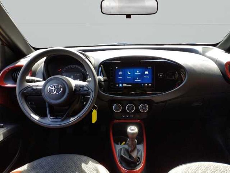 Toyota Aygo X Team D 1,0l Apple CarPlay Android Auto Musikstreaming DAB SHZ Spurhalteass.