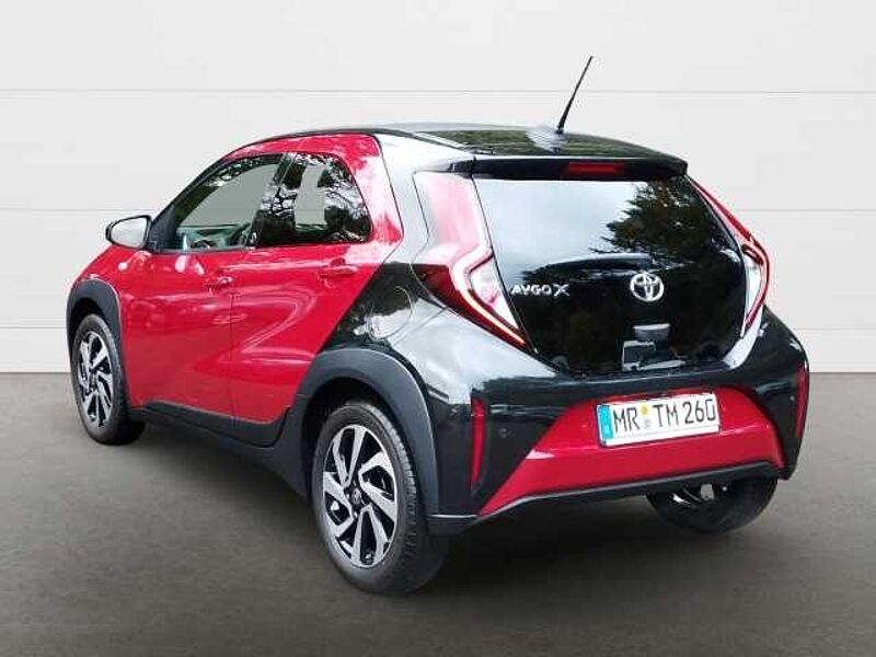 Toyota Aygo X 1,0 l Team D Air Faltdach LED Apple CarPlay Android Auto Mehrzonenklima Musikstr