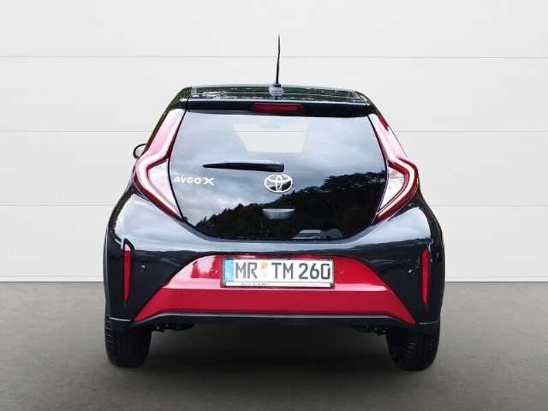 Toyota Aygo X 1,0 l Team D Air Faltdach LED Apple CarPlay Android Auto Mehrzonenklima Musikstr