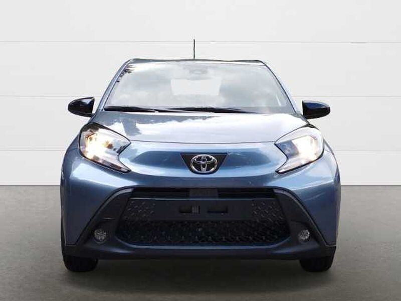 Toyota Aygo X 1,0 l Play CVT Sitzheizung vorn Smart-Key Mehrzonenklima Musikstreaming DAB