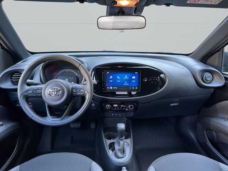 Toyota Aygo X 1,0 l Play CVT Sitzheizung vorn Smart-Key Mehrzonenklima Musikstreaming DAB