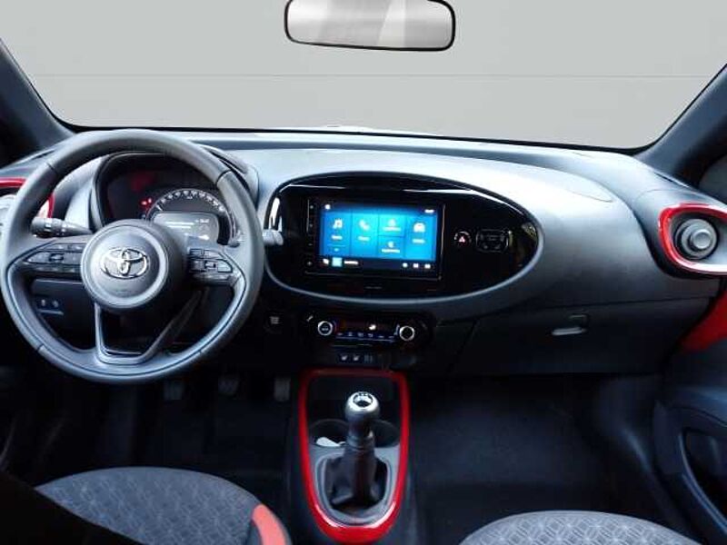 Toyota Aygo X 1,0 l Team D Air MT Faltdach LED ACC Apple CarPlay Android Auto Mehrzonenklima