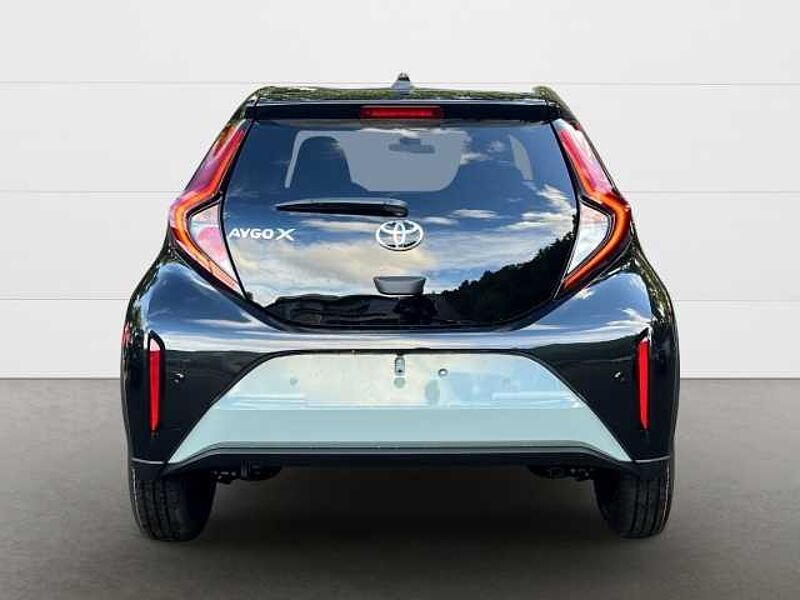 Toyota Aygo X 1,0 l Team D CVT LED Einparkhilfe vorn und hinten Mehrzonenklima