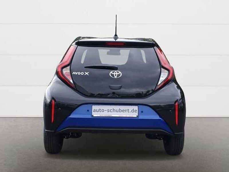 Toyota Aygo X 1,0 l Team D MT Apple CarPlay Android Auto Musikstreaming DAB SHZ Spurhalteass.