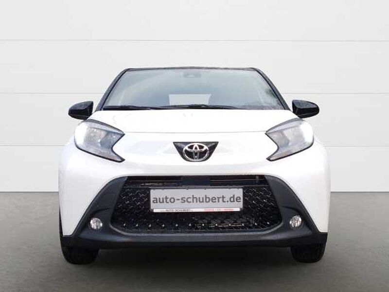 Toyota Aygo X 1,0 l Black & White CVT Rückfahrkamera Halogen-Scheinwerfer Sitzheizung vorn