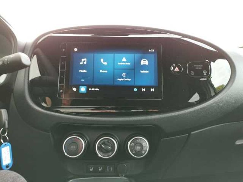 Toyota Aygo X 1,0 l Team D MT Apple CarPlay Android Auto Musikstreaming DAB SHZ Spurhalteass.