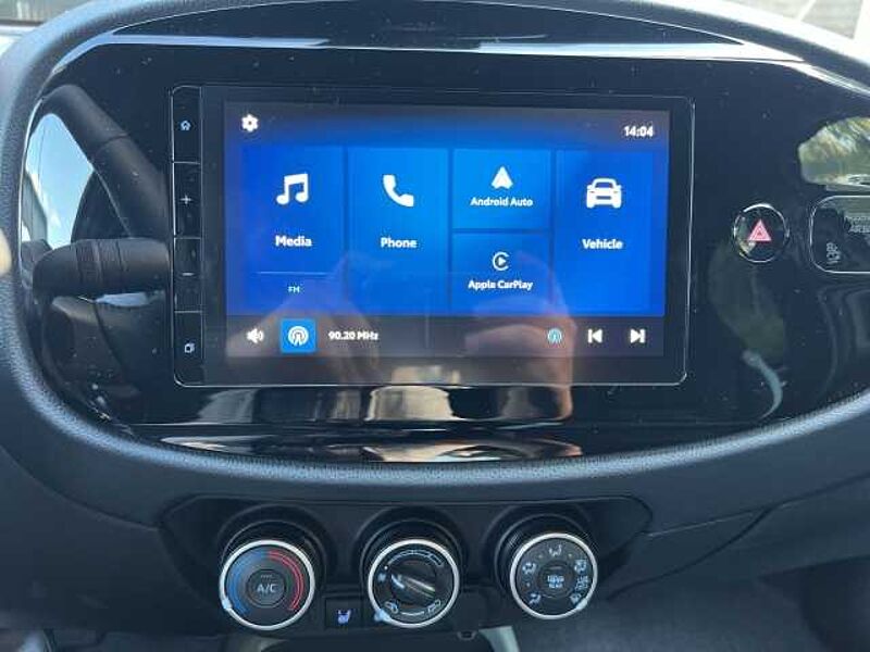 Toyota Aygo X 1,0 l Team D MT Apple CarPlay Android Auto Musikstreaming DAB SHZ Spurhalteass.