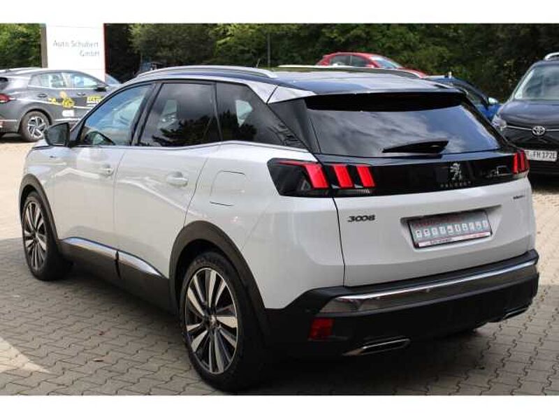 Peugeot 3008 1.6 Plug-In Hybrid4 300 e- GT Allrad Navi