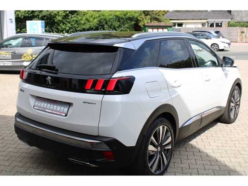 Peugeot 3008 1.6 Plug-In Hybrid4 300 e- GT Allrad Navi