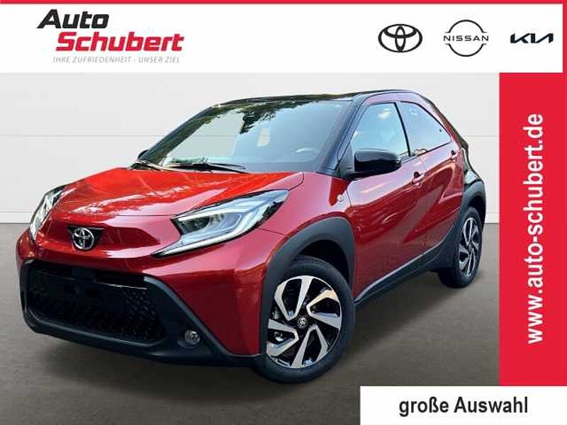 Toyota Aygo X 1,0 l Team D LED Apple CarPlay Android Auto Mehrzonenklima Musikstreaming DAB